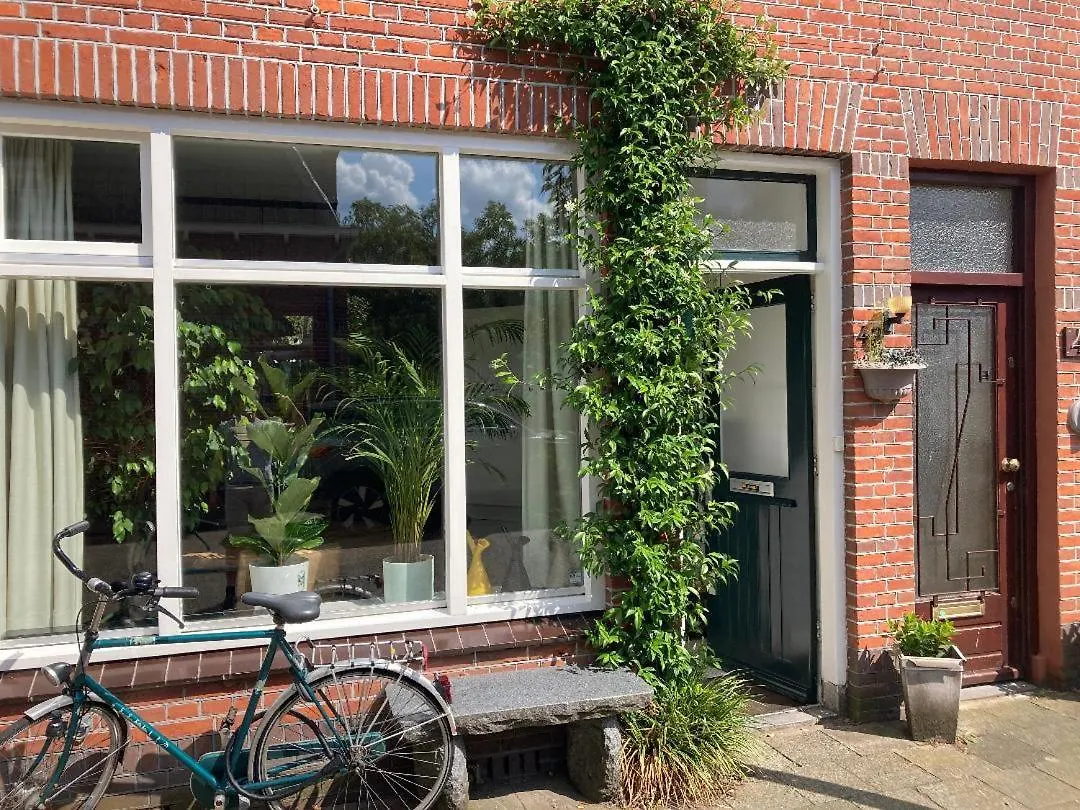 Charming Little Palace Near The City Center But Only Exactly Bookable From 17 July Till 27 July Utrecht Holiday home